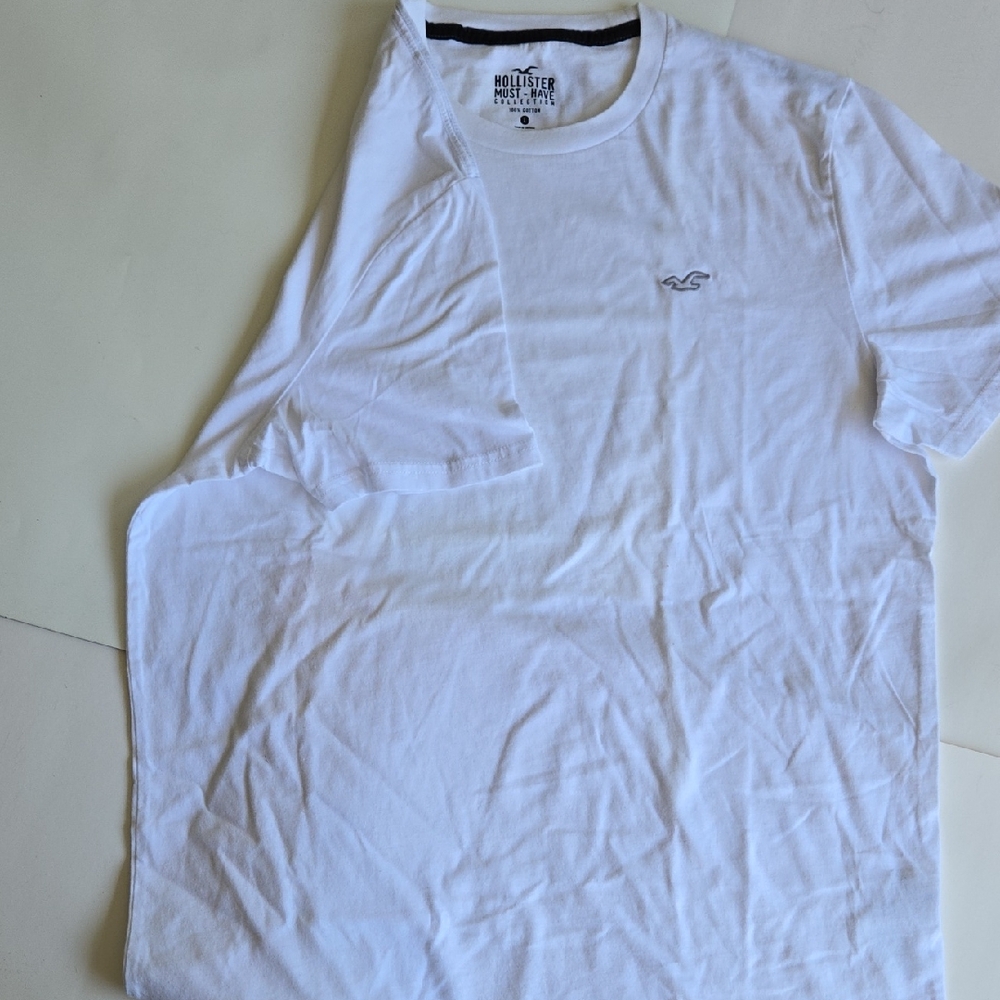 Hollister Men's Classic White Tee